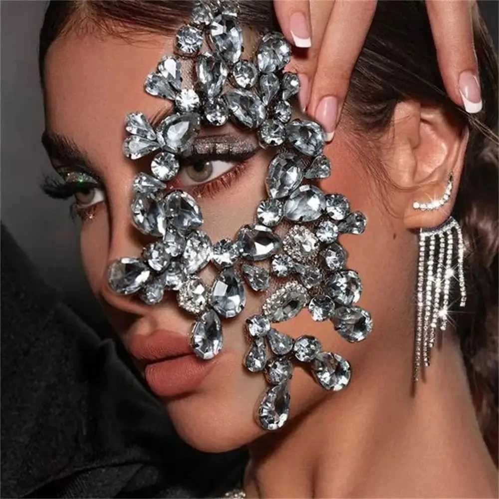 Masquerade Mask Half Face Women Luxury Dance Accessories Venice Mysterious Crystal Face Jewelry Performance Prom Decor HalloweenW251029