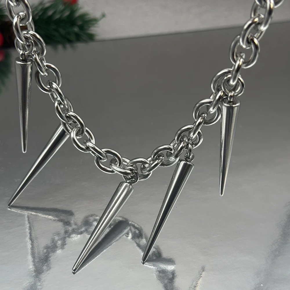 Gothic Large Spike Rivet Chunky Chain Necklace Unisex Stainless Steel Punk Style Grunge Jewelry Accessory for Women Men 251023