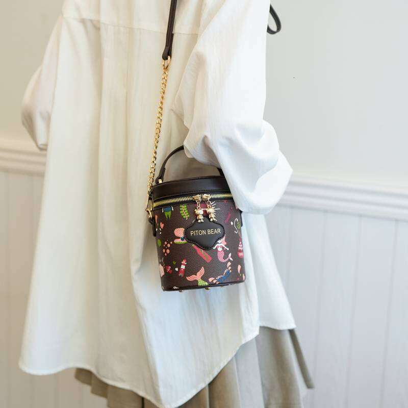 Bag Female Niche 2025 Bucket Advanced New Cylinder Fashion Single Shoulder Crossbody Bag Handheld Texture