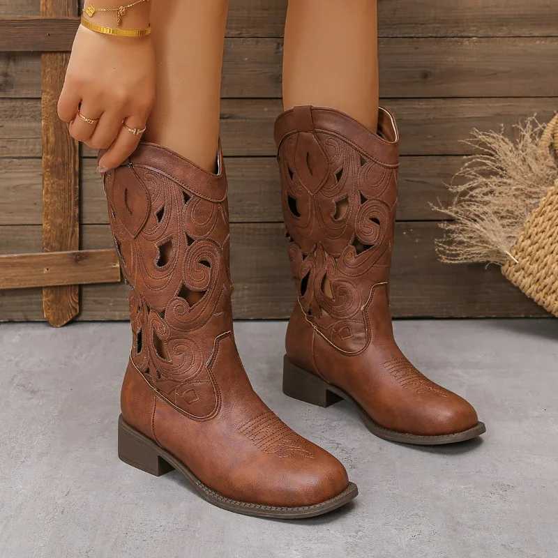 2025 New Hollow Embroidered Vintage Western Boots Women Autumn Chunky Heels Knee High Cowboy Boots Woman Leather Knight Boots Z251029
