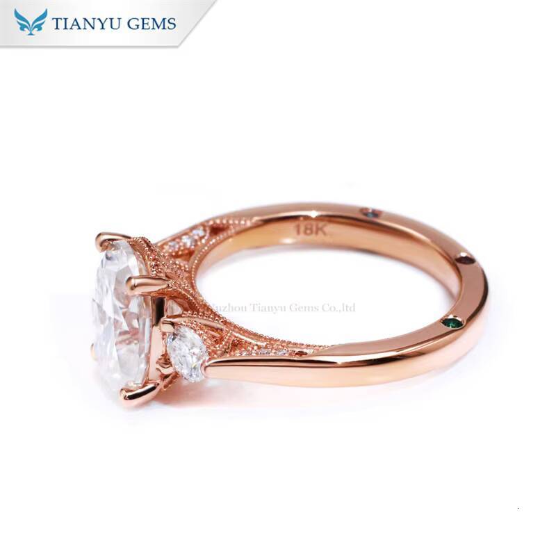 Tianyu Gems Custom Made 710mm 25ct Oval Cut DEF VVS1 Moissanite 18k Rose Gold and Lab Sapphire Fashion Jewelry Rings for Girls