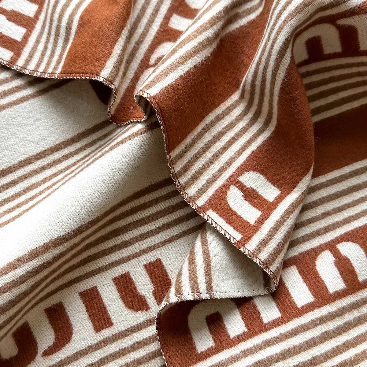 New Brand Elegance TwoSided Print Scarf Soft Warm Fringe Pashmina Shawl Autumn and Winter Outdoor Coldproof Windproof BlanketW251029