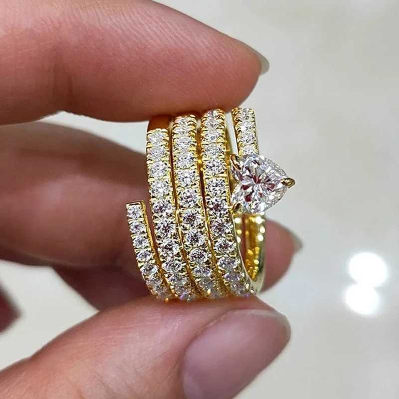 Huitan Multilayer Rings Heart Cubic Zirconia Luxury Wedding Accessories for Women Newly Designed Female Ring Engagement JewelryW251030
