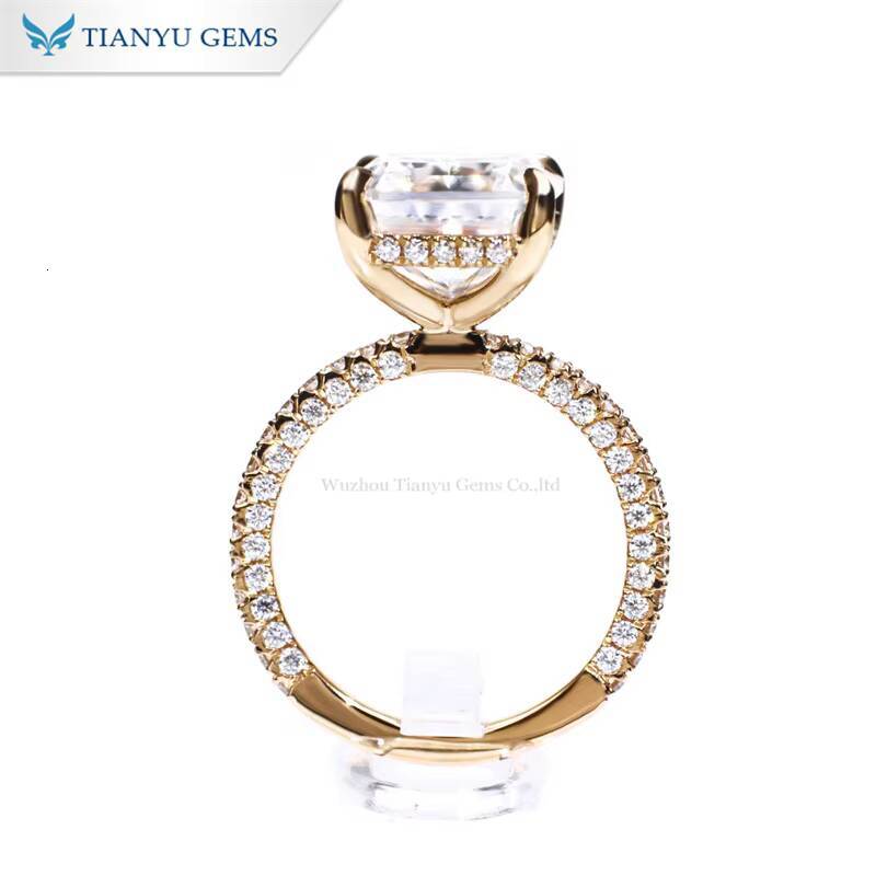 Tianyu Custom Sparkle Wedding Style Ring Band Fashion Luxury 5Ct Iced Crushed Radiant Moissanite Engagement Ring Women Bride