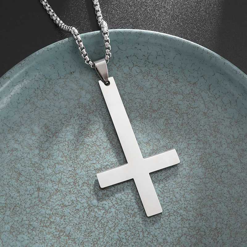 Male Black Plated St Peters Inverted Cross Pendant Necklace for Men Stainless Steel Choker Crux de Sanctus Petrus JewelryXJ251030