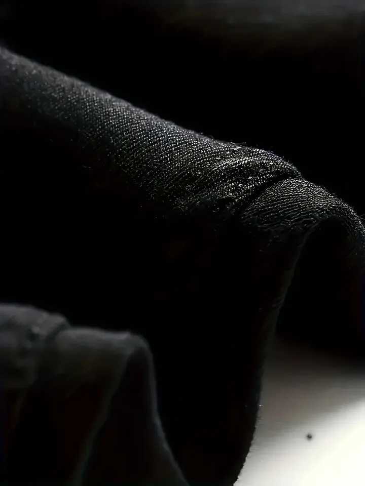 Mens SlimFit Ripped Jeans Stylish Black Distressed Denim with Raw Hem Comfortable Versatile for All Seasons Casual Stree J251030