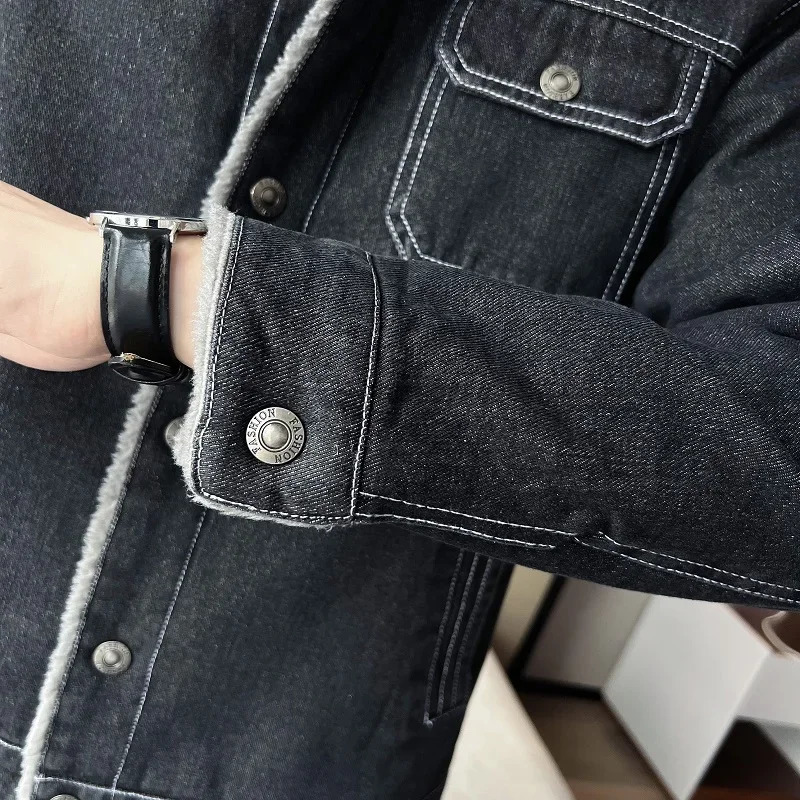 Men Denim Jacket Men Fleece Trendy Winter Velvet Coats 2025 Men Korean Slims Casual Thick Jacket Male Lamb Fur Casual Outerwear 251024