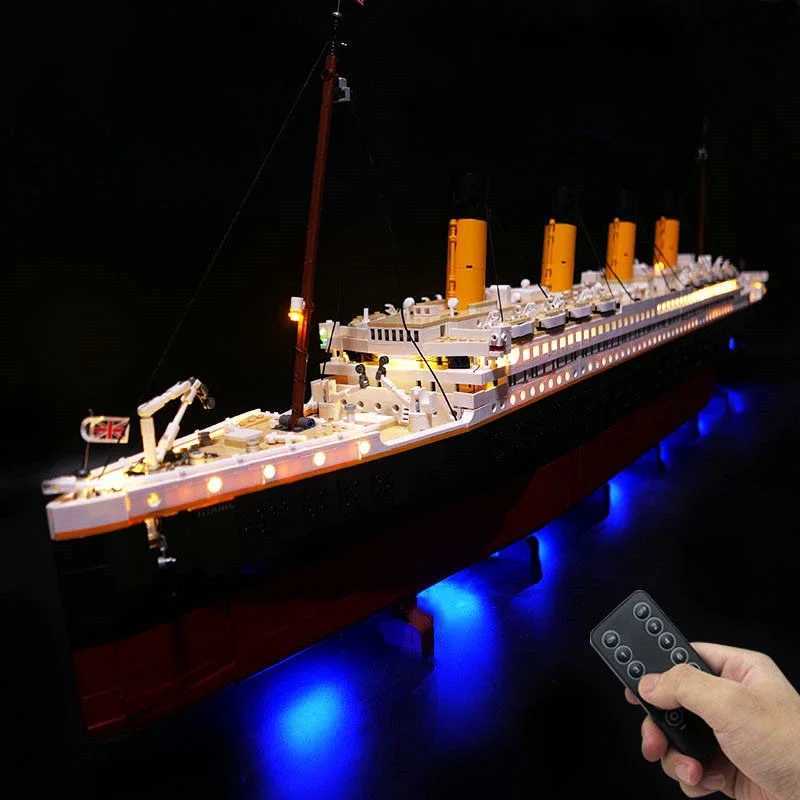 Compatible 10294 Titanic MOC Building Blocks Display Model Bricks Cruise Boat Steamship Aldult Toy Christmas Gifts 9090pcsXJ251030