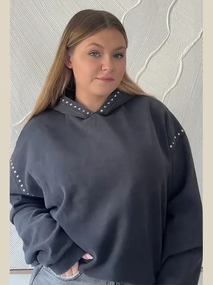 Womens Oversized Hoodie Top with Rivet Casual Long Sleeve Hooded Sweatshirt 2025 Autumn Female High Street Pullover Outfit 251030