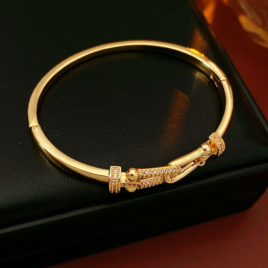 Real Gold Plated Zircon Horseshoe Buckle Open Light High-end Exquisite Bracelet Personality Minimalist Style Women's Jewelry