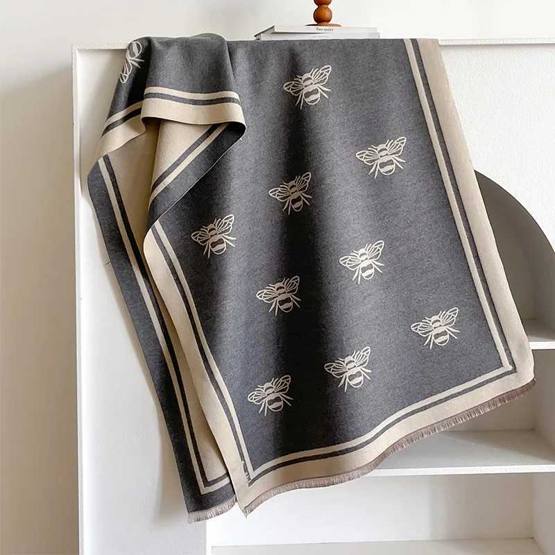Luxury Brand TwoSided Bees Scarf Imitation Cashmere Soft Warm Fringe Pashmina Shawl Winter Coldproof Windproof Blanket ScarfW251029