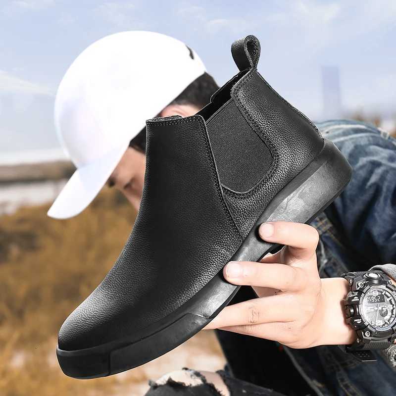 Winter Leather Men Ankle Boots with Fur High Quanlity Man Chelsea Boots Outdoor Casual Shoes Noslip High Top Male Work Shoes Z251029