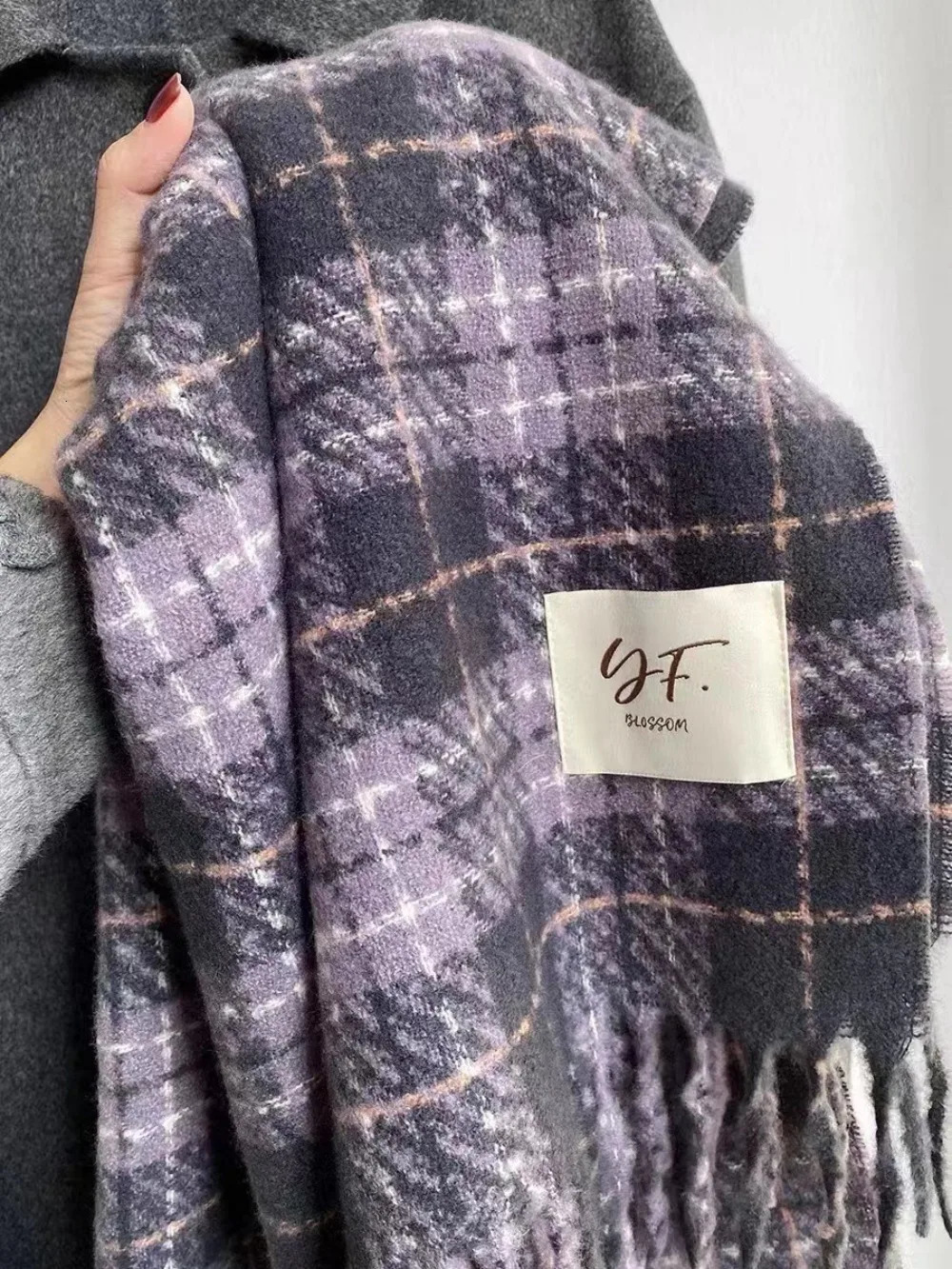 Womens Cashmere Scarf Green Plaid Vintage Winter Korean Thick Warm Long Tassel Shawl Neck Christmas Gift Fashion Accessories 251023