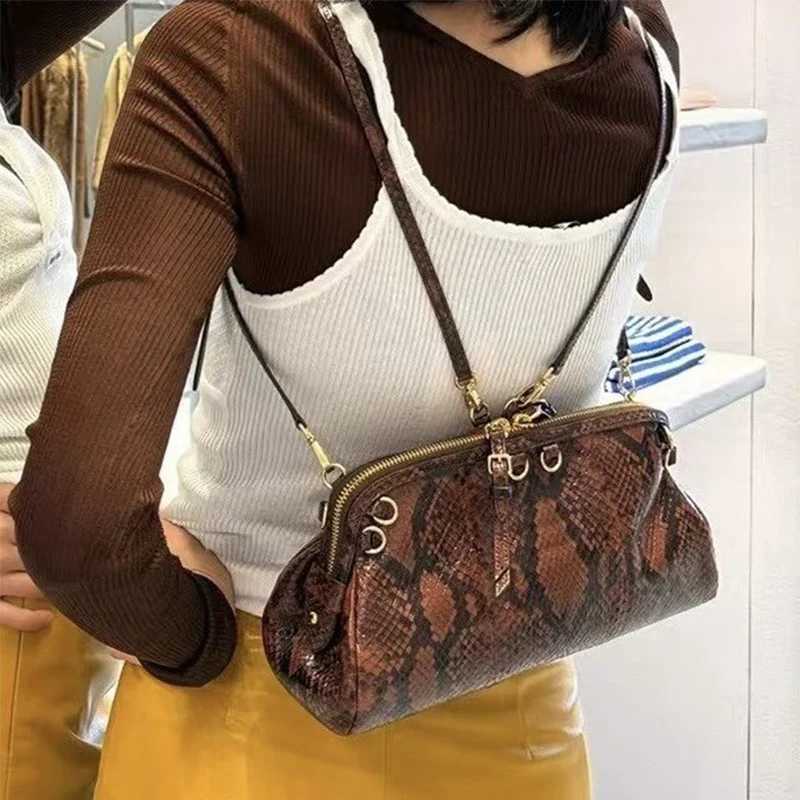 Designer bag Brand Snake Pattern Backpack Fi Crossbody Clip Bag Highend Handheld Shoder Bag Large Capacity Hot Girl Wens Bag Y251029