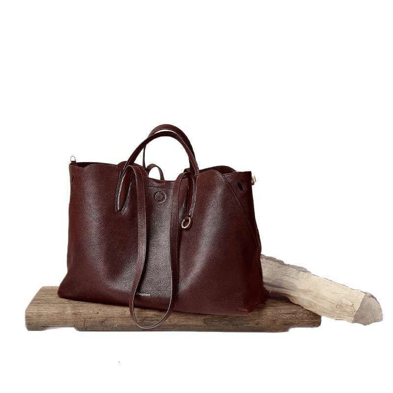 2025 New Head Layer Genuine Leather Tote For Capacity Light Business Design, Magnetic Closure, Versatile Commuter