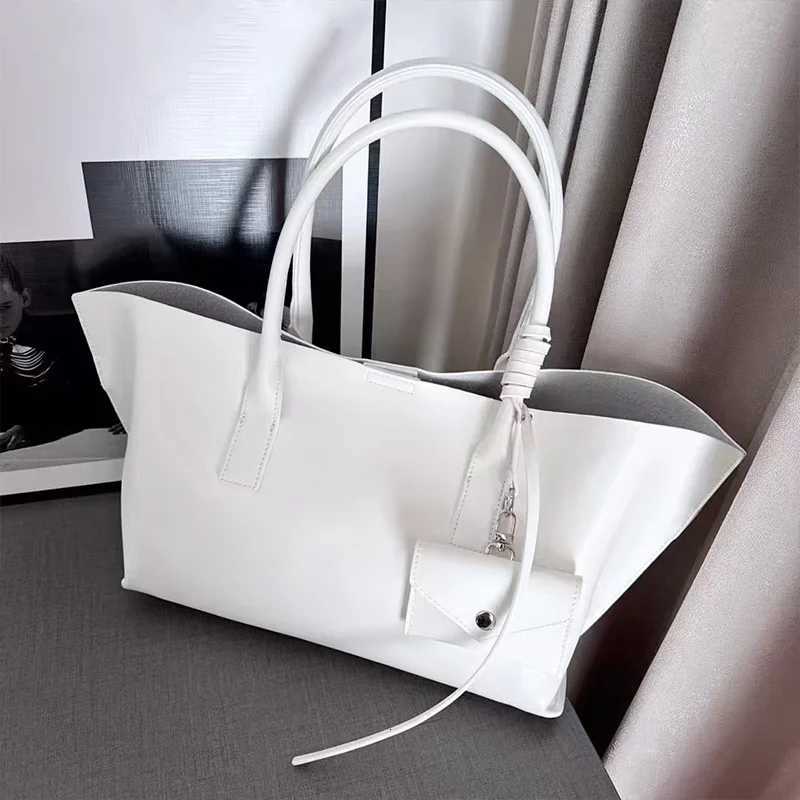 Designer bag Fi Luxury Wens Tote Bag Large Capacity Simple Versatile Designer Handbag Highquality Texture Shoder Bag Underarm Bag Y251029