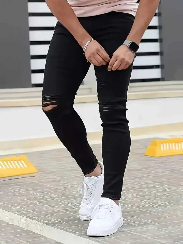 Mens SlimFit Ripped Jeans Stylish Black Distressed Denim with Raw Hem Comfortable Versatile for All Seasons Casual Stree J251030