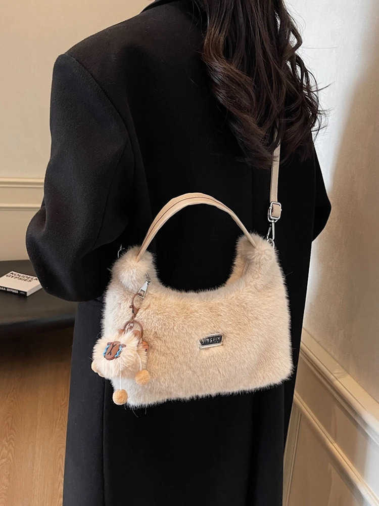 2026 Autumn And Winter New Plush Handbag Fashionable Casual Versatile Noble Style Single Shoulder Crossbody Bag For Women Trendy M251030