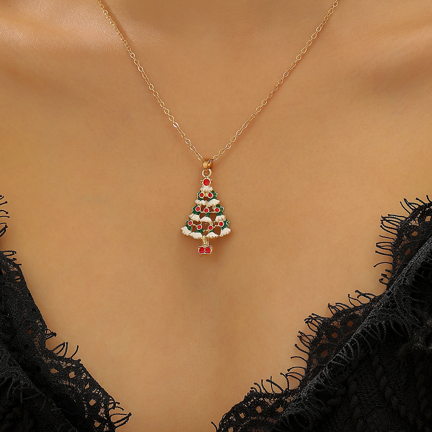 Women's Autumn/Winter Jewelry: Stylish Multi-Layered Chain Bracelet w/ Festive Animal Charm