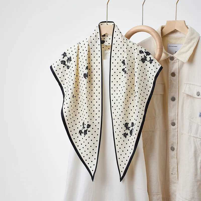 135 85 85Cm Wearing Headscarf Twill Silk Simulation Silk Cool Diagonal Scarf Cashew Print Womens Triangle Silk ScarfW251029