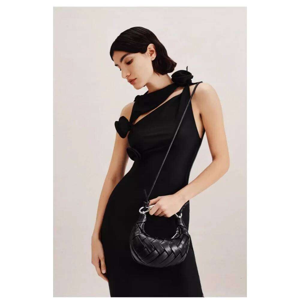 Designer Bags JW PEI Bird's Nest Orla Woven Shoulder Messenger Women's High-End Summer Seaside Portable Small Bag Hot Selling