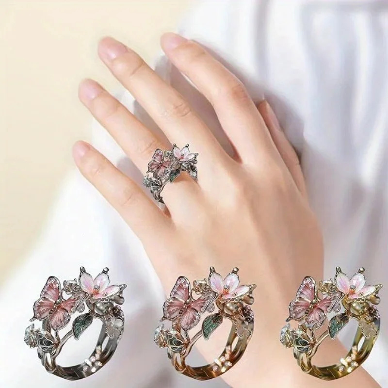 Aesthetic Flower Butterfly Rings for Female Romantic Rhinestone Stylish Nonfading Opening Ring Women Wedding Jewelry Party Gift 251023