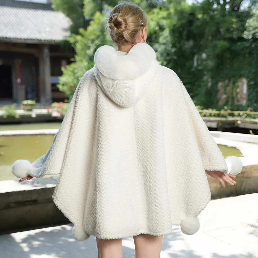 2025 autumn and winter s cape warm exterior with velvet and thick fur collar cape 251029