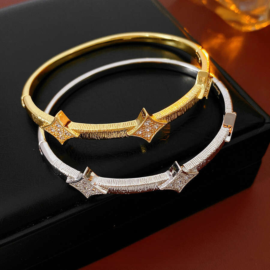 Designer luxury bangle Real Gold Plated Zircon Starburst shine Fashionable Light High-end Bracelet Design Sense Niche Versatile Jewelry