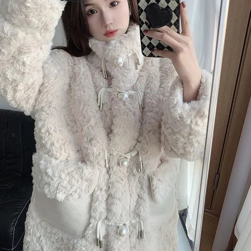 Winter Woman Fluffy Lambs Fur Coat Warm Faux Collar Short Outerwear Cowl Button Korean Jackets 251028