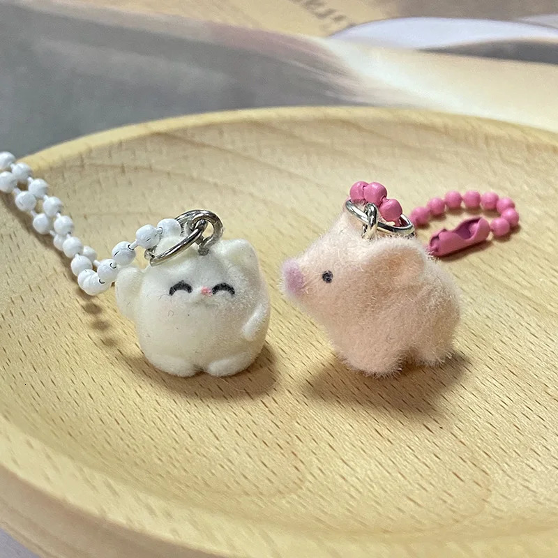 Resin Mini 3D Cow Pig Animal Keychains For Friend Gift Cute Fluffy KitTY Pendant Bag Earphone Case Key Ring Jewelry 251030