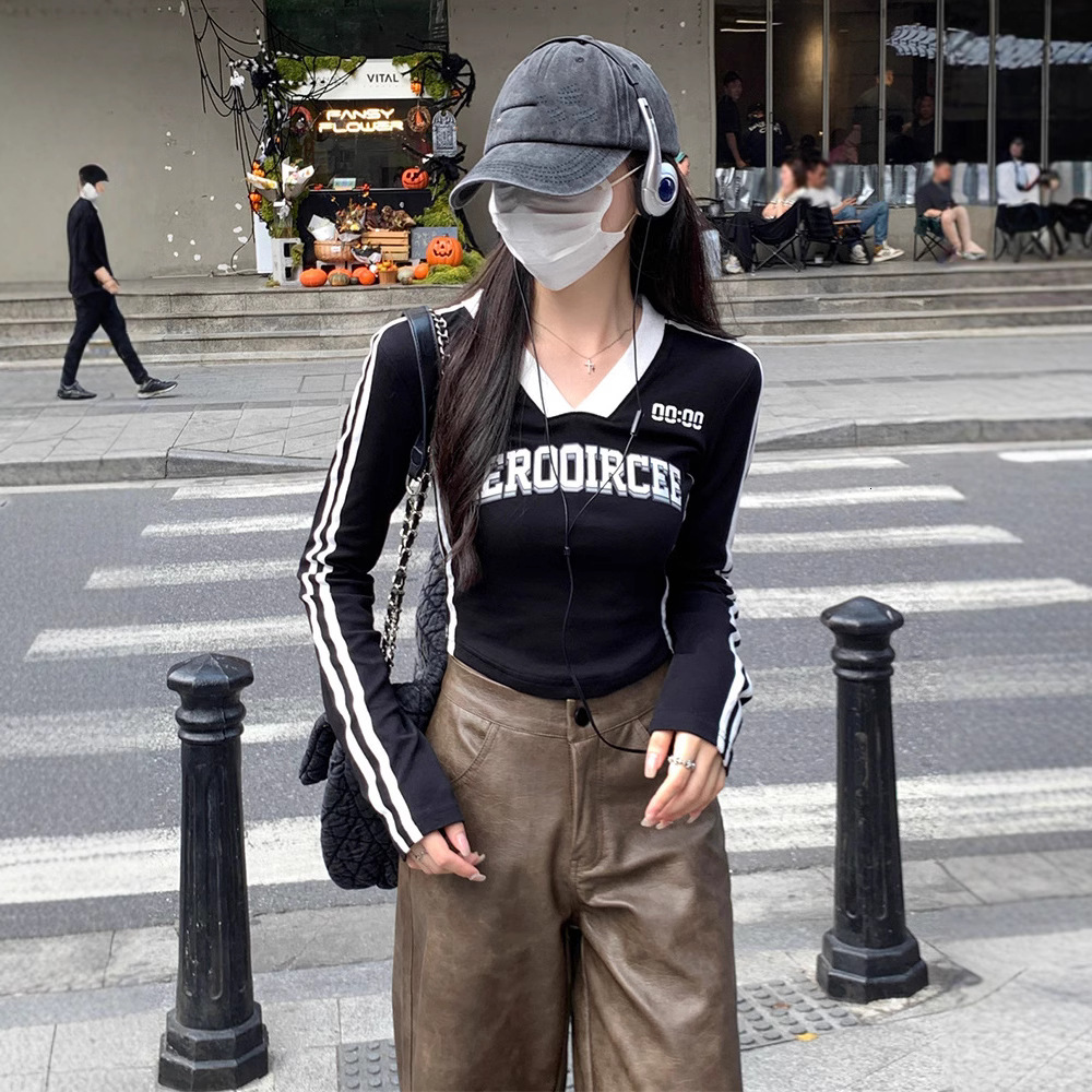 American designer retro long sleeved t-shirt for women in spring and autumn, new tight fitting short style, black spicy girl top