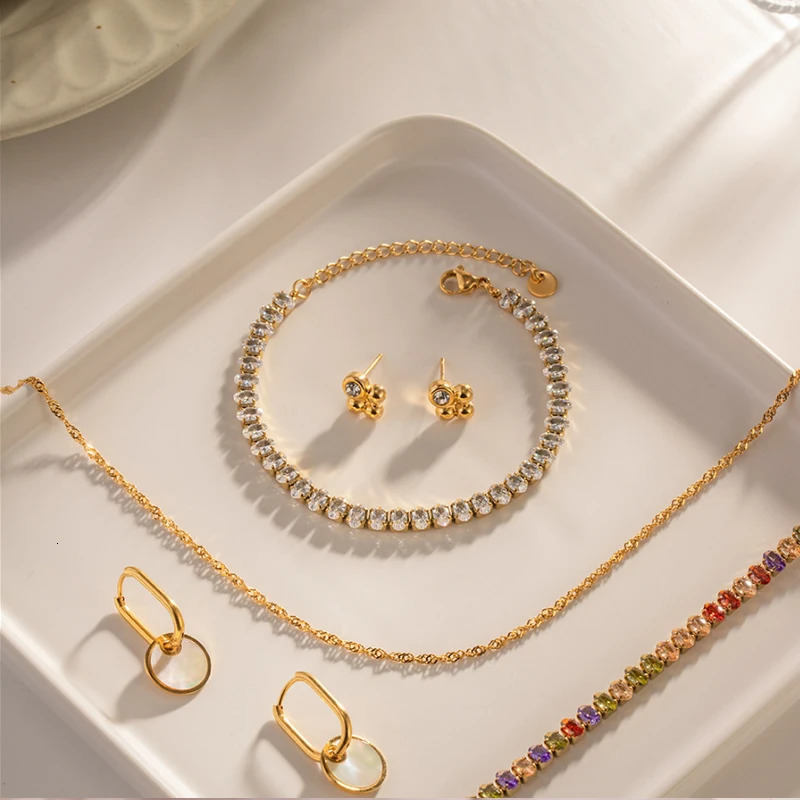 Golden Bracelet Gold Color Chain Elegant Women Trendy Pearls Rhinestone Decoration Vintage Punk Bracelet Female Gift 251028