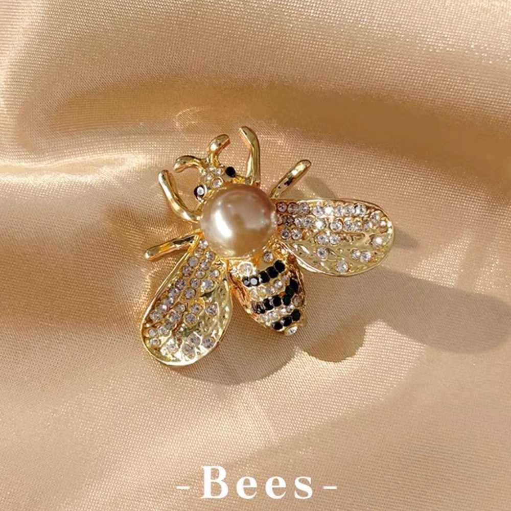 Brand Design Insect Series Brooch Women Men Delicate Little Bee Brooches Crystal Rhinestone Pin Brooch Jewelry Gifts For Girl Y251029