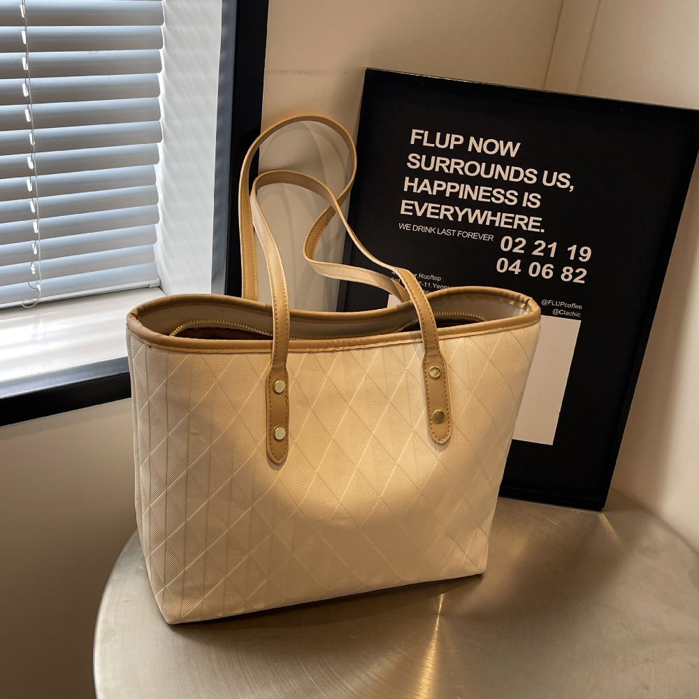 Versatile Casual Shoulder & Handbag Perfect Fit For Students And Professionals Alike!