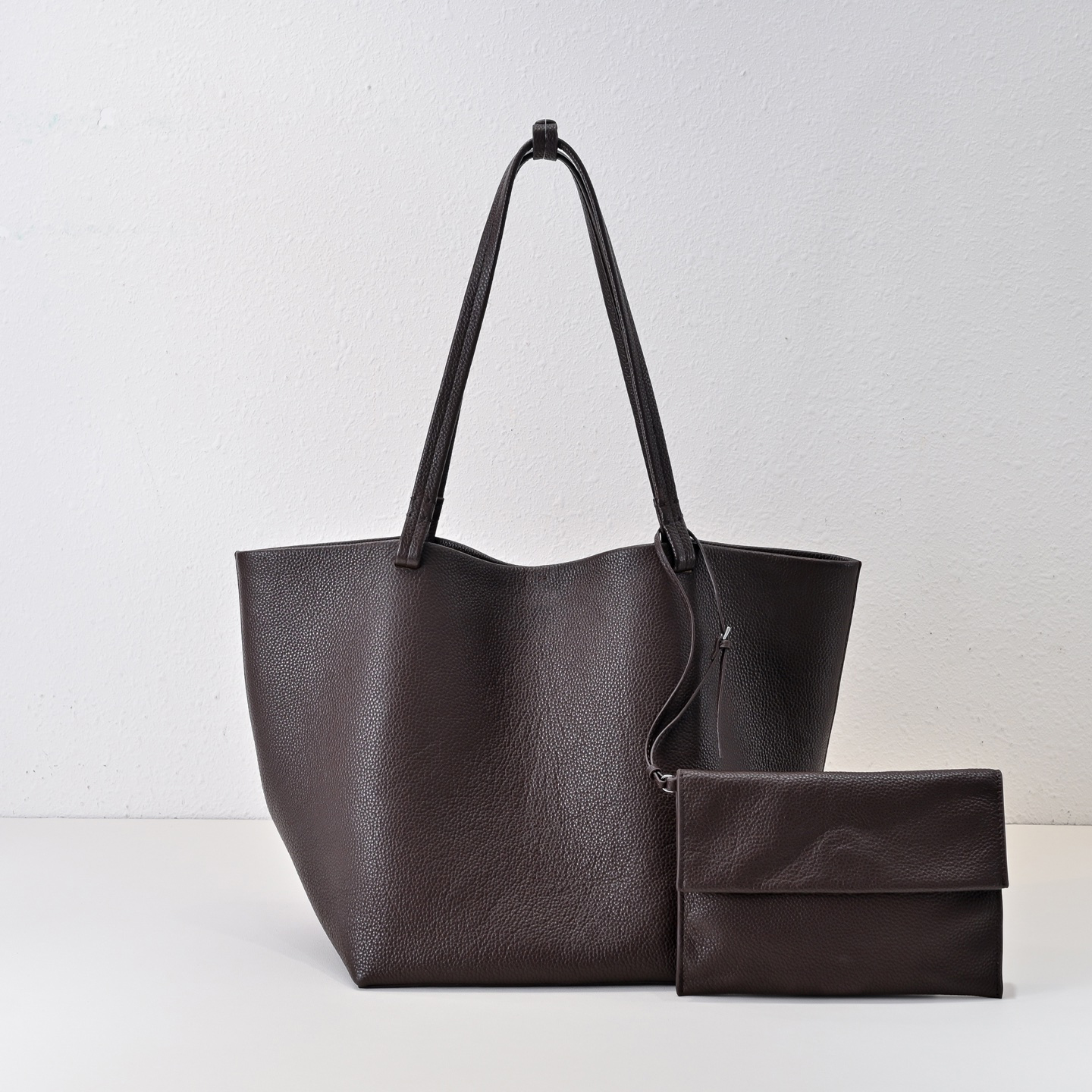 10A Designer Tote Bag - Luxuriously Soft & Addictive 'Meat-Feel' Leather, Includes Removable Pouch for Versatile Use as a Separate Clutch