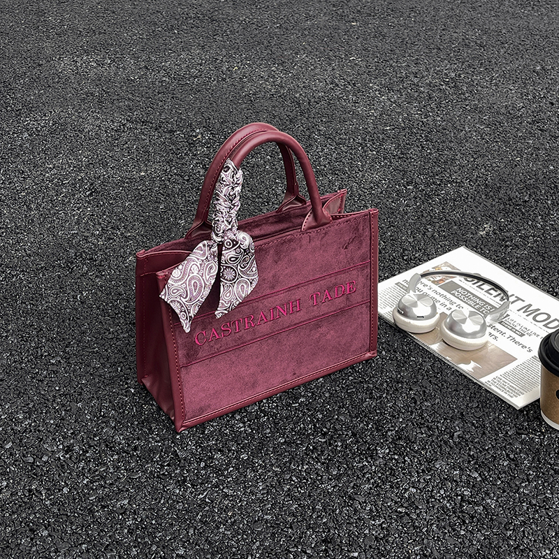 Autumn women's fashionable large capacity synthetic leather handbag, casual simple classic work shoulder bag, popular college student lightweight