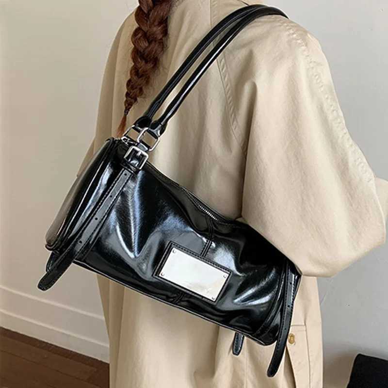 Designer bag Brand Buckle Strap Shoder Bag Simple Ladies Handbag Large Capacity Black Cmuter Tote Bag Trend Waxed Leather Wen Bag Y251029