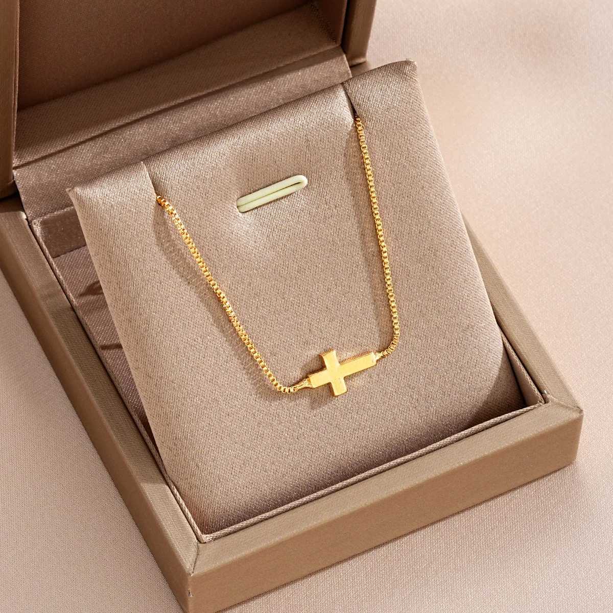 316stainless Steel Mini Cross Pendant Necklace Gold Color Waterproof Box Chain Sexy Clavicle Choker Hypoallergenic Women JewelryXJ251030