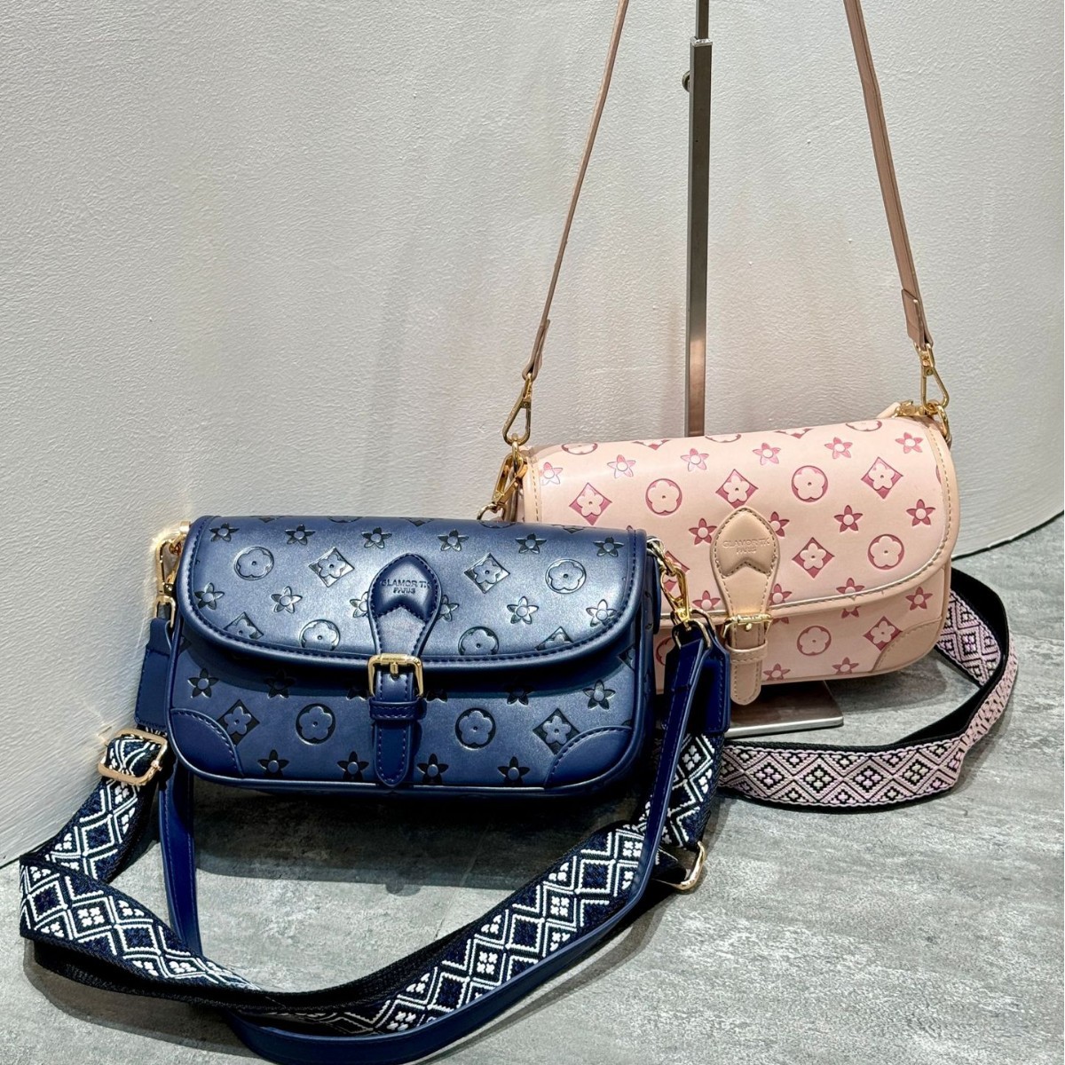 Designer bags Wide Shoulder Strap Women's Bag 2025 New Style Fashionable Printed Bags Single-shoulder small square Bag Versatile crossbody Bag fr