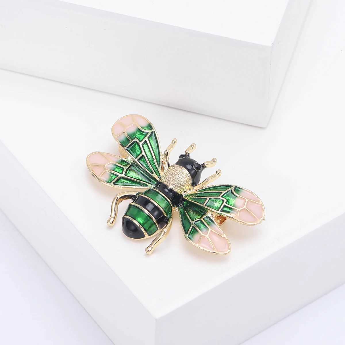 Fashionable Alloy Rhinestone Bee Hornet Brooches Unisex Cute Insect Pin Gifts Trendy Jewelry Accessories Y251029
