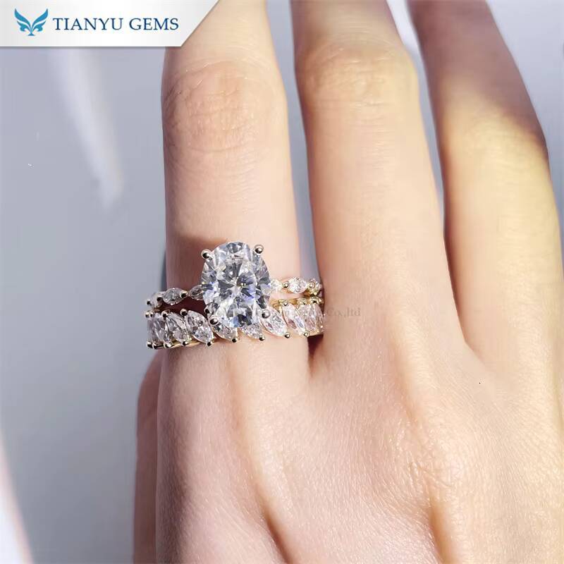 Tianyu Gems Customization 10k Yellow Gold 810mm 3carat D VVS1 Oval Hearts and Arrows Cut Moissanite Jewelry Ring Set for Women