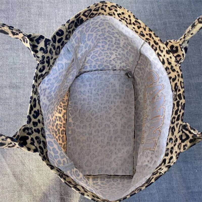 Designer bag 52 Korean Fashion Leopard Pattern Shoulder Bag Trendy Letter Embroidery Tote Women Canvas Large Capacity Handbag Shopping Bags
