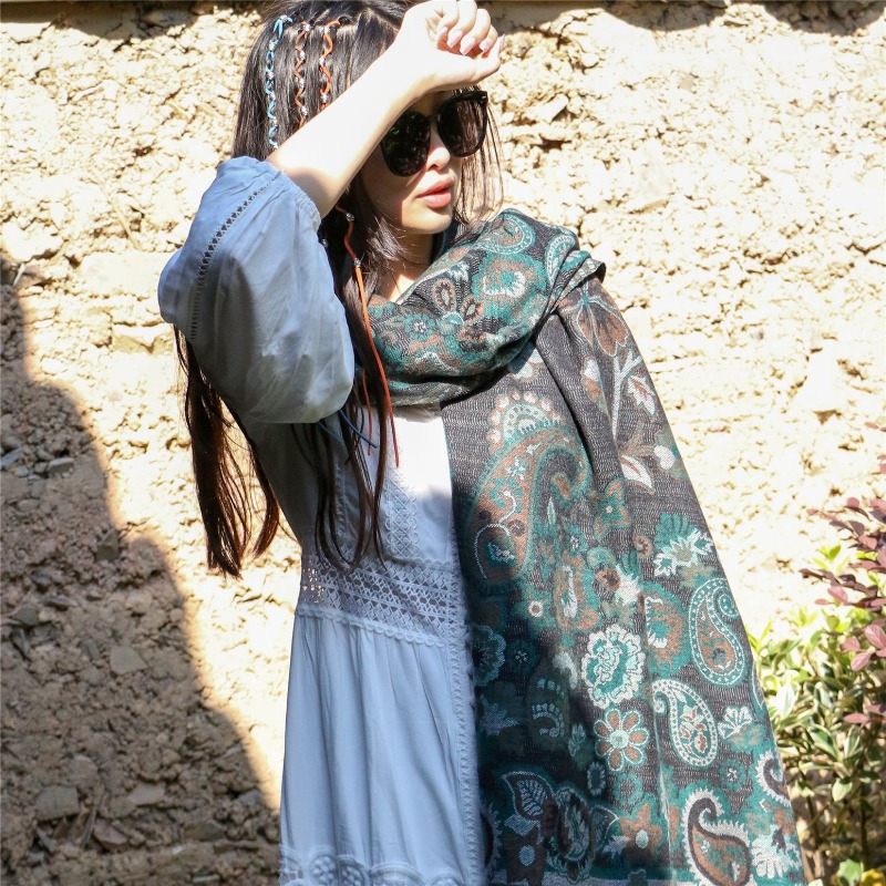 Vintage Style Charming Patterned Shawl Scarf Fashionable Autumn And Winter Tassel Style With Decorative Scarf Boutique Gift Scarf