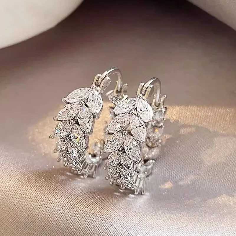 Huitan Hot TrenDY Design Hoop Earrings for Women Marquise Cubic Zirconia Modern Fashionable Female Earrings 2025 JewelryW251030