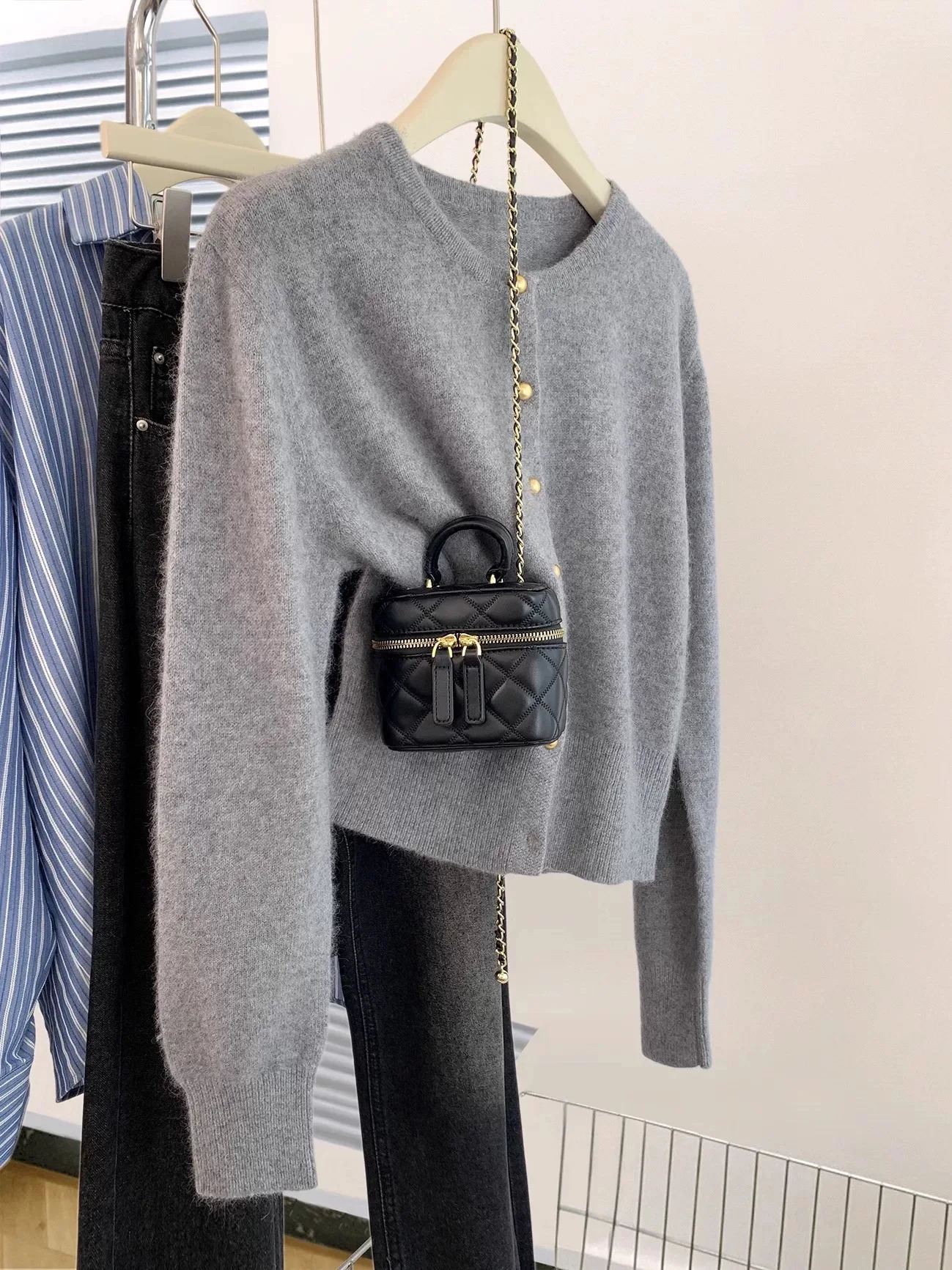 Fashionable Autumn And Winter Womens RoundNeck Solid Color Cardigan KoreanStyle Comfortable Knitted Button Top XZ273 251029