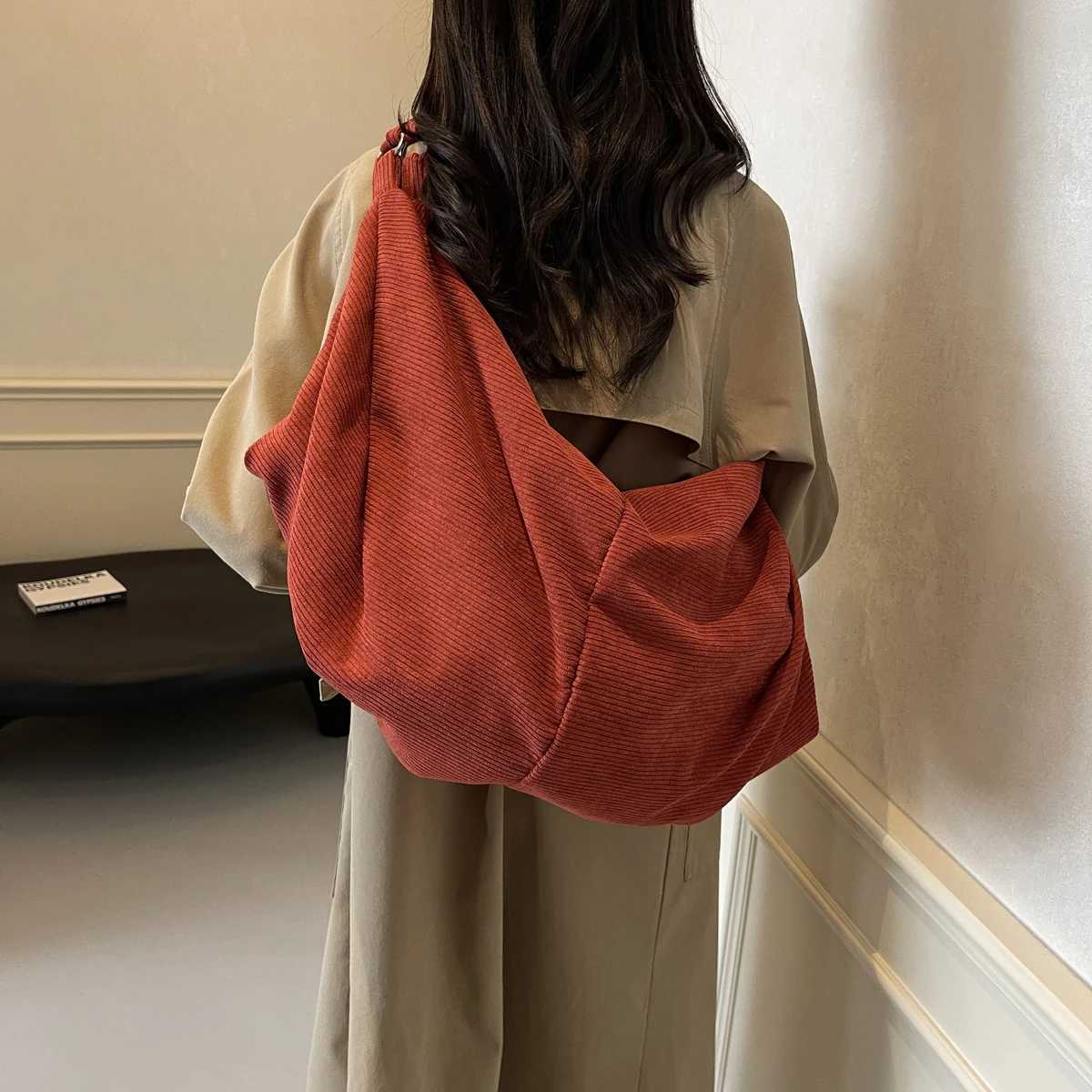 Designer bag Simple solid color veet handbag cmuting fi casual eshoder backpack Y251029