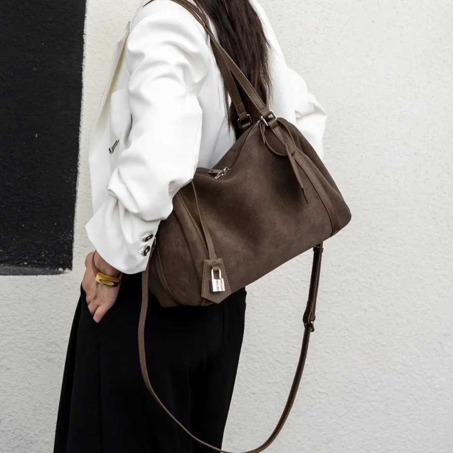 Designer bag Classic Lock Luxury Designer Chamois Bost Tote for Wan Suede Cow Leather Fem Shoder Crossbody Bag Autumn Winter Handbag Y251029