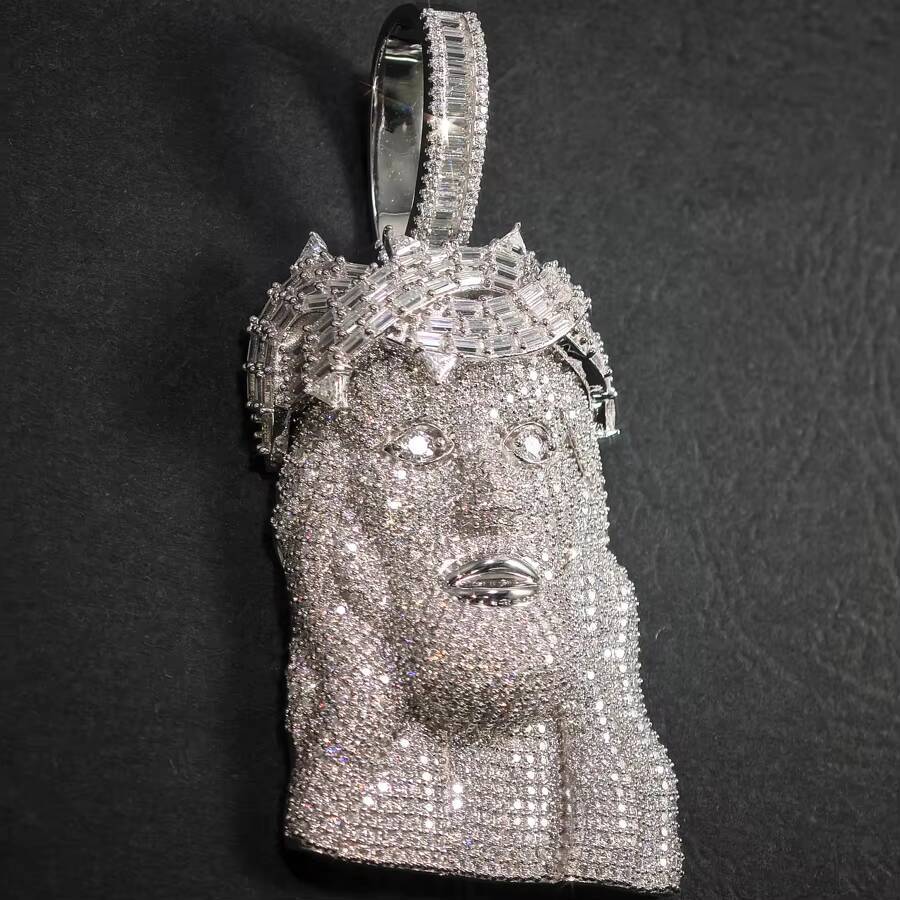 33inches Hip Hop VVS Custom Baguette Triangle Cut Moissanite Iced Out Mens Jesus Pendant With 925 Silver Pass Diamond Tester