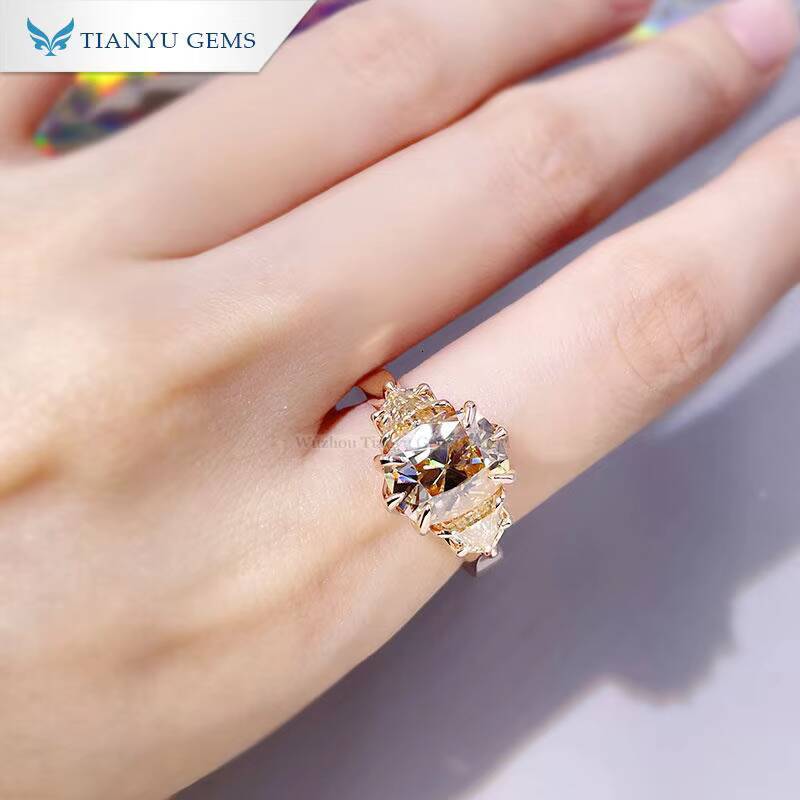 Tianyu Gems 8x10mm Cushion Cut Champagne Moissanite Ring Women 18K 14K 10K Rose Gold Three Stone Ring Wedding Engagement Jewelry