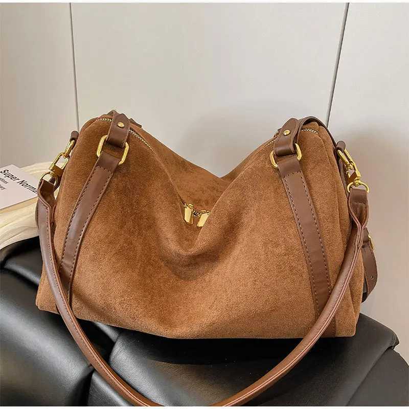 Designer bag Brand Niche Handbag Luxury Large Capacity High Quality Pu Shoder Bag Elegant Crossbody Bag Versatile Fi Wens Bag Y251029